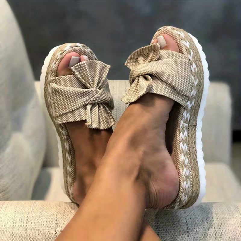 Bowie Bow Platform Slides – The Sandal That Upgrades Every Summer Outfit Instantly